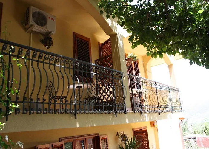 Bed and Breakfast Elvira Al Duomo 4*